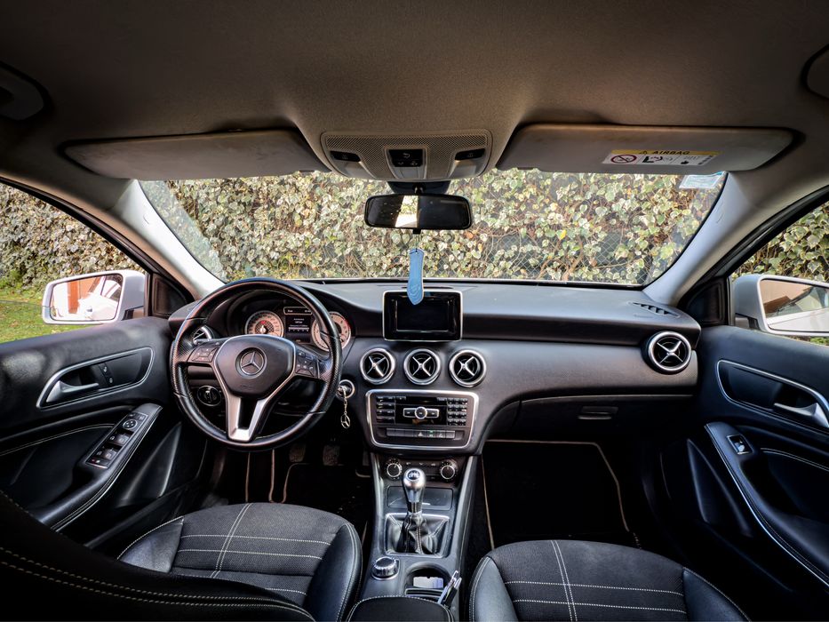 Mercedes a180d Pack SPORT / 89000kms / Garantia incl *NACIONAL*