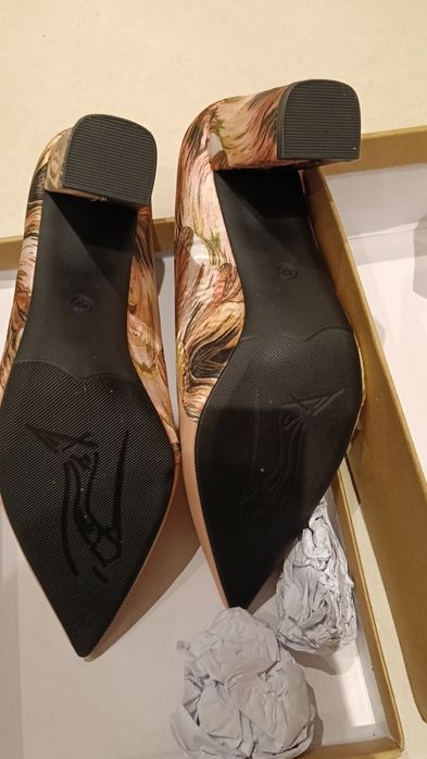 Sapatos de salto