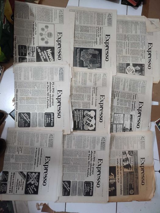 Lote 60 Jornais Expresso - Anos 70 e 80