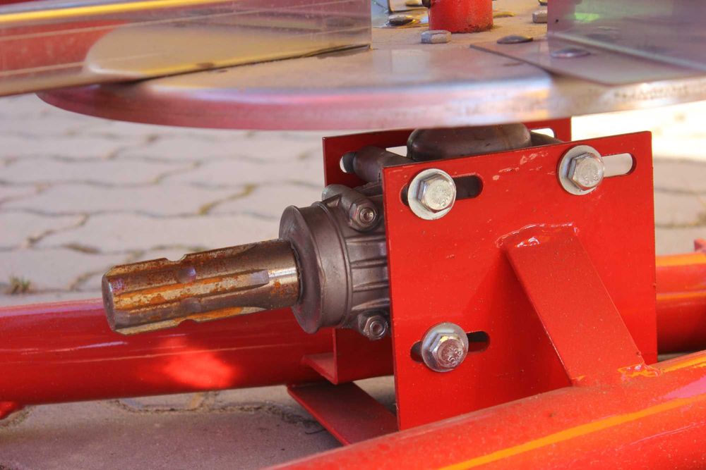 ДУЖЕ ЯКІСНИЙ Розсіювач мінеральних добрив 200 л 6 лопастей, нержавійка