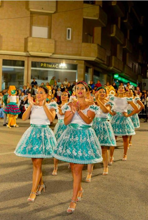 Marchas Populares trajes