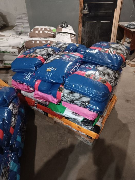 Корм для Собак  та Котів Regis, Thank'Q  та багато іншого