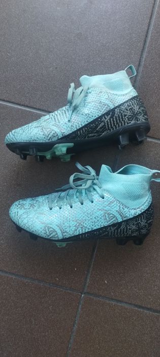 Buty do gry w piłkę 37