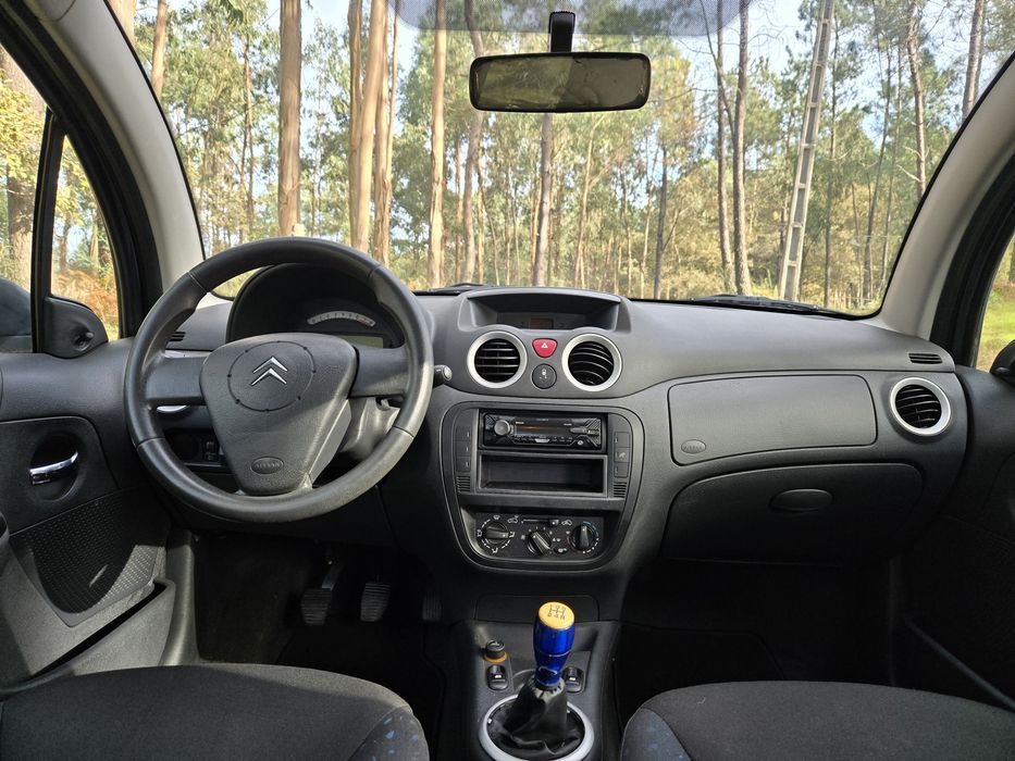 Com 122mil km revisado com troca da distribuição