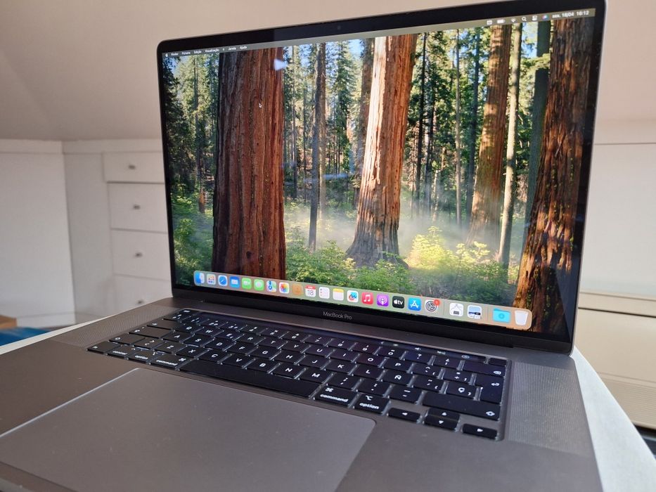 MacBook Pro 16 (2019)