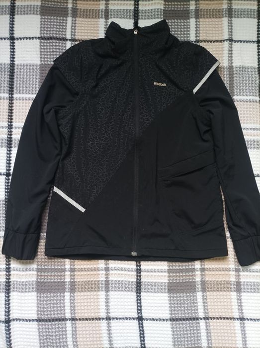 .Вітровка Reebok.