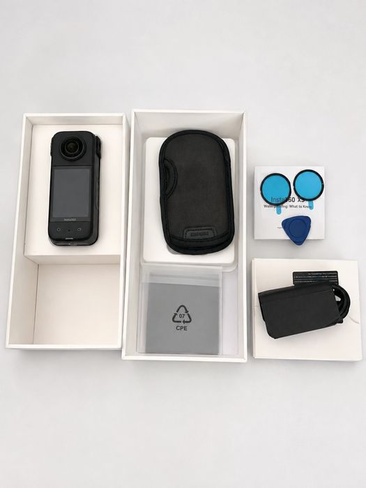 Панорамна екшн-камера Insta360 X3 360° (Б/В, чудовий стан)