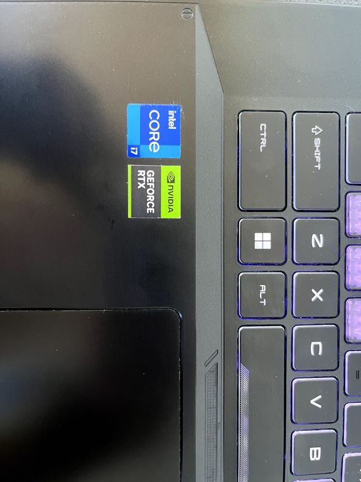 Laptop MSI Katana 17 – i7, RTX 4060, 64 GB RAM, SSD 1 TB, 144 Hz