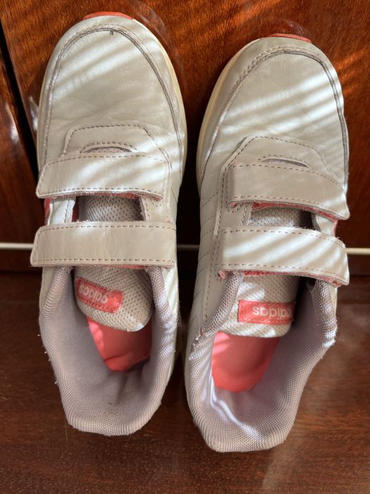 Дитячі кросівки