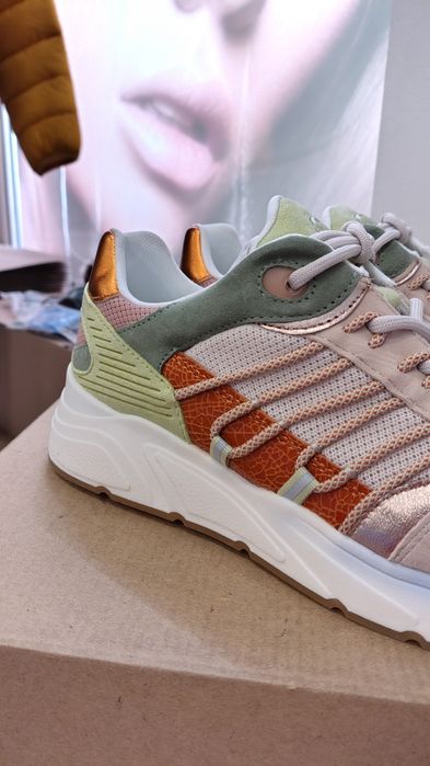 Tamaris skórzane Sneakersy rozmiar 39
