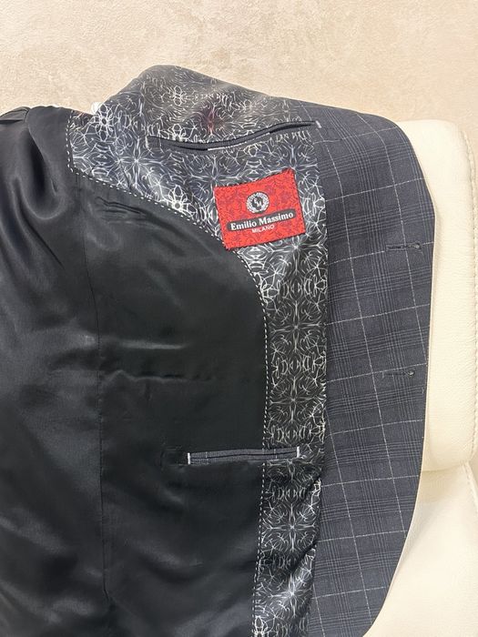 Чоловічий костюм трійка