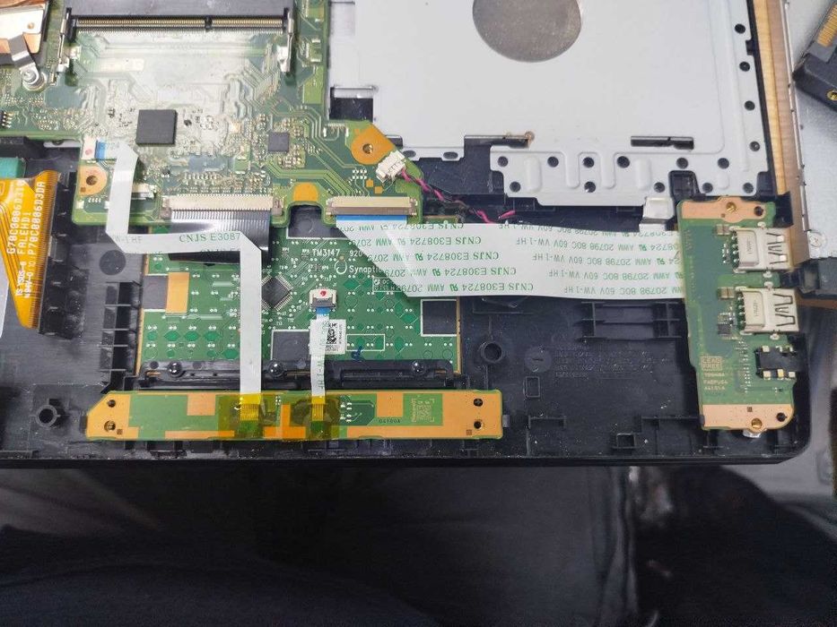 Ноутбук dynabook b35/y на запчастини