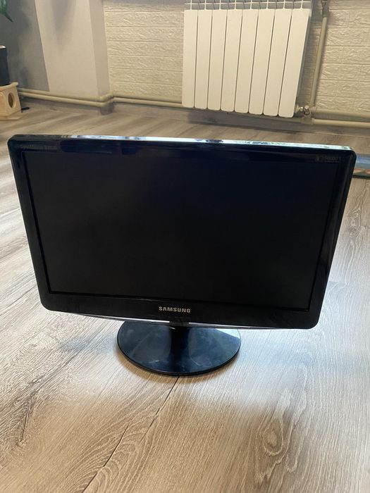 Продам б/у монітор .