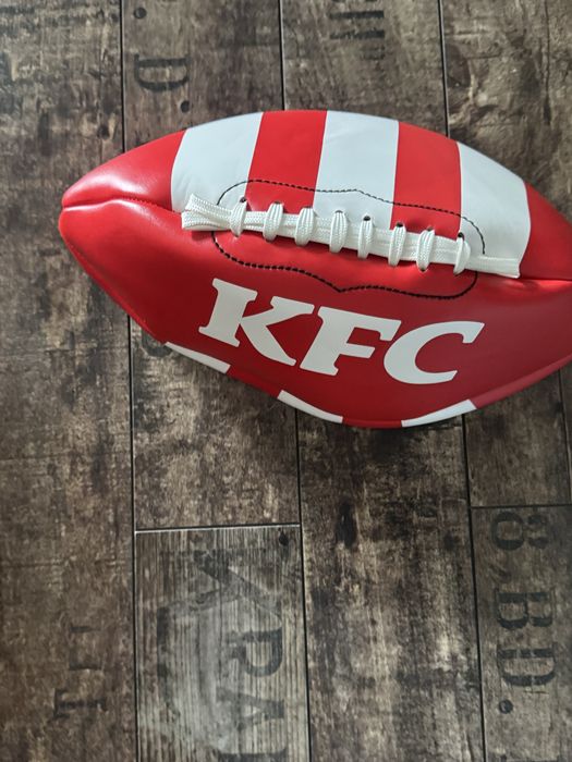 piłka do futbolu amerykańskiego lub rugby