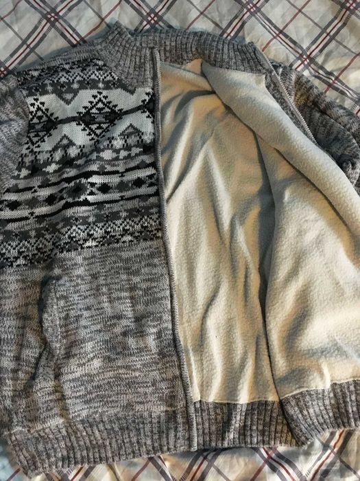 Sweter trykotowy podszyty kożuszkiem sherpa XL