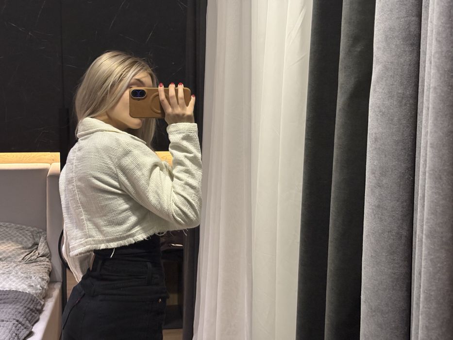 Джинсова куртка біла bershka S