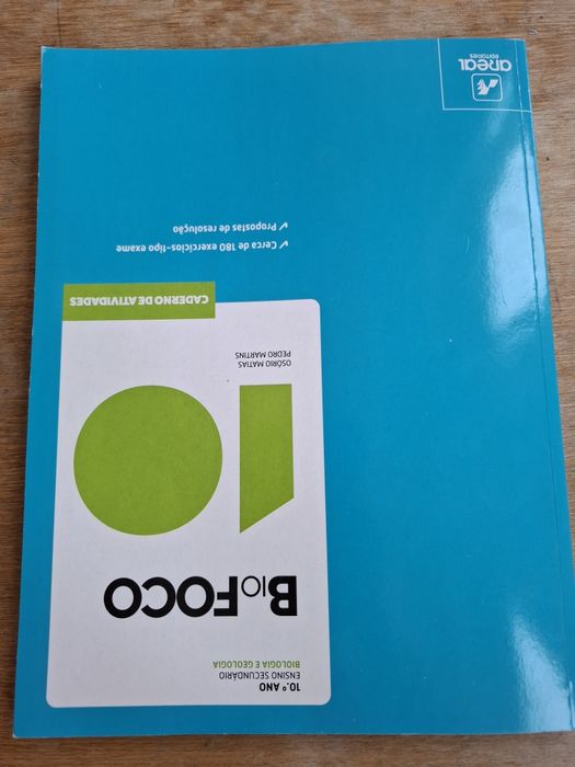 Caderno de Atividades GeoFoco Biologia e Geologia 10° Ano
Usado
Apontamentos a lápis foram apagados