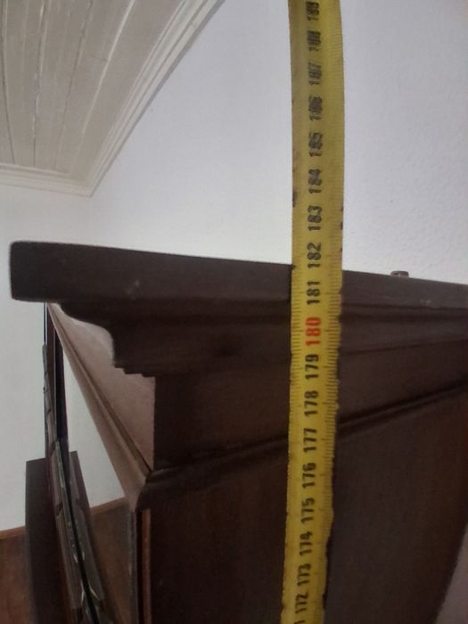 Armário de Sala Antigo