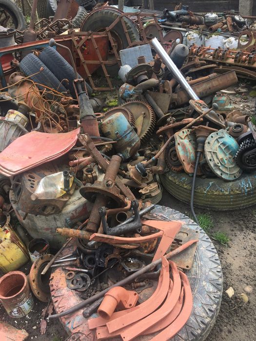 Продам запчастини до різних тракторів 80-90р.