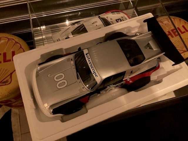 Miniatura 1:12 Porsche 911 CMR Novo