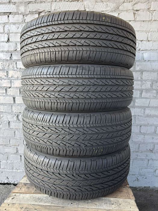 Майже нові літні шини Bridgestone 215/60 R17