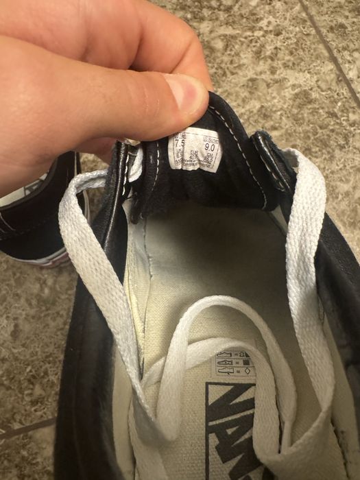 Продам Оригінальні Vans Old Skool Black/White