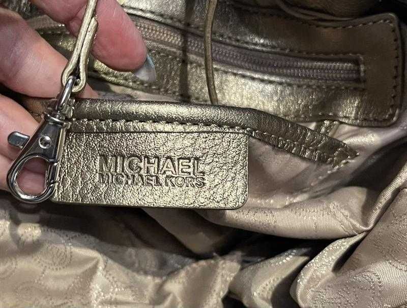 Оригінал.фірмова, шкірна, срібляста сумка michael kors