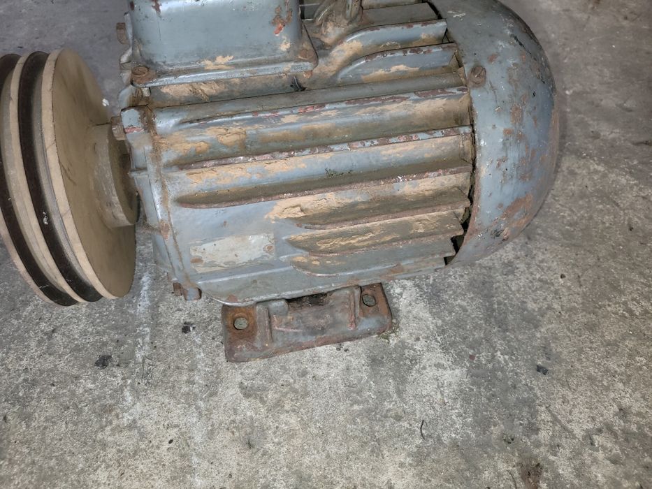 Silnik trójfazowy szje 24b