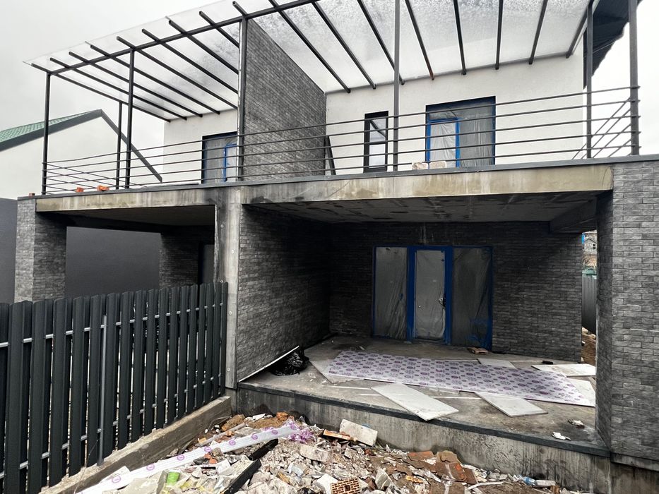 Сучасний ДУПЛЕКС в центрі міста, напроти парку Правика.