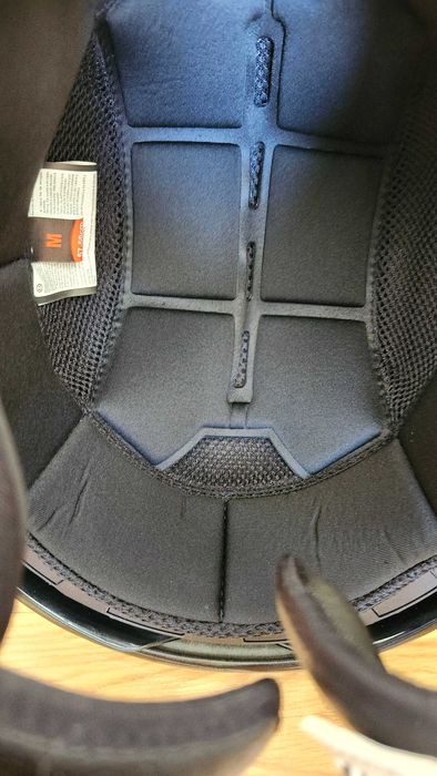 Casaco e capacete de mota novos para mulher