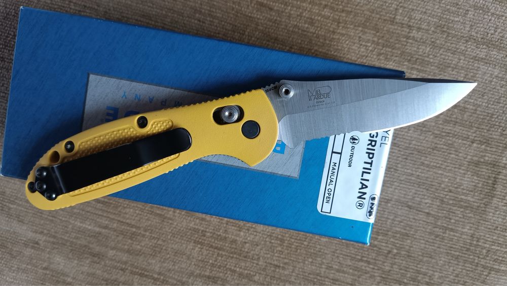 Benchmade 556S-Yel mini Griptilian  154CM Discontinued. Оригінал!