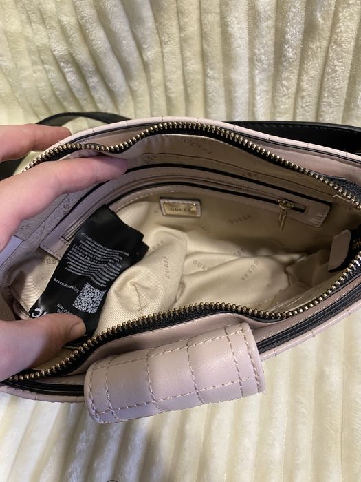 Крос-боді сумочка Guess