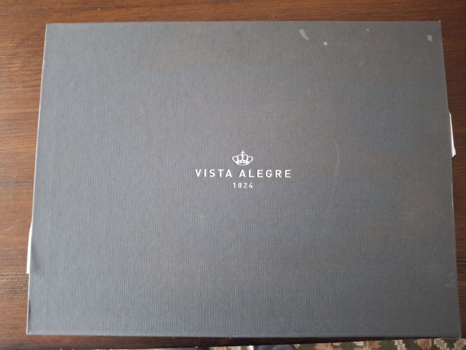 Vista Alegre - Faqueiro 24 Peças.