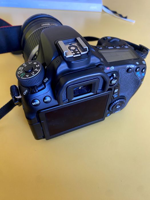 Canon 70D + Lente 18-200mm