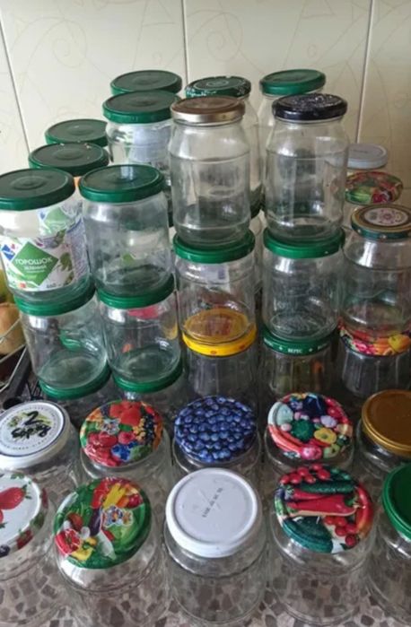 Банки разных размеров для закрутки много .