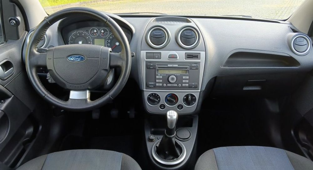 Ford Fiesta 61.500km c/ Ar Condicionado