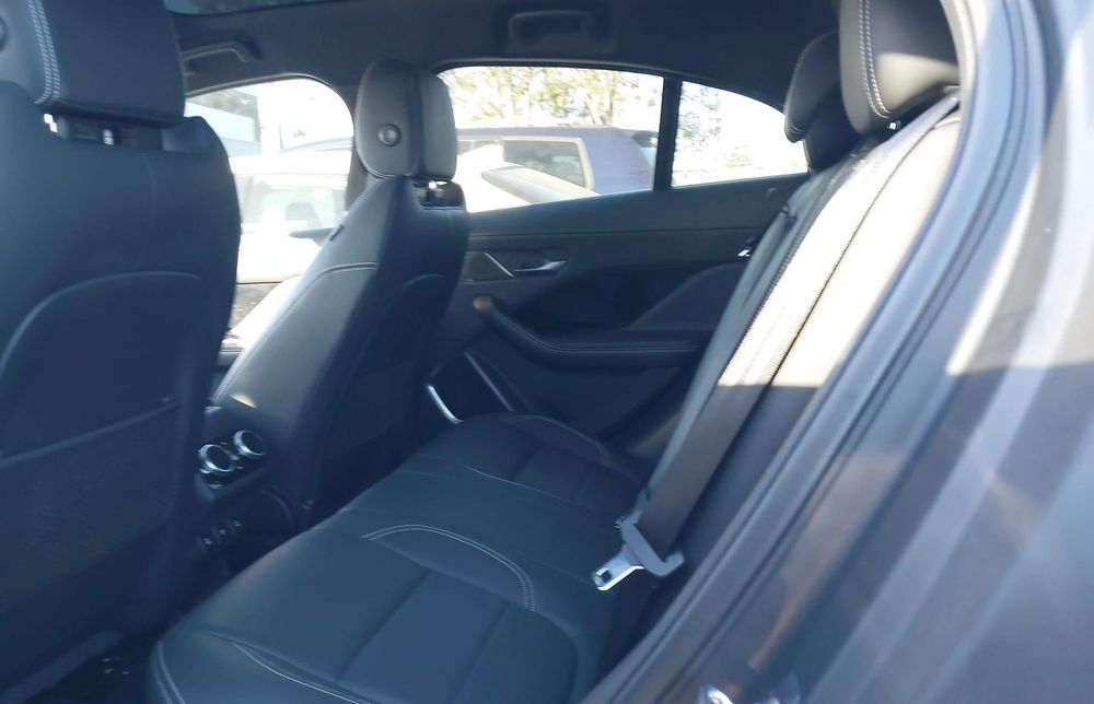 Автомобіль Jaguar I-Pace EV400 2019 заводься та їде