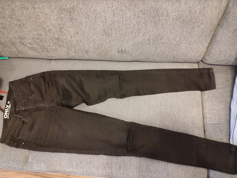 S3. Spodnie rozmiar 32