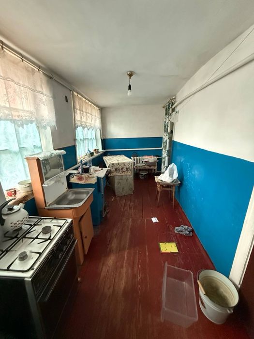 Фасадна частина будинку Центр