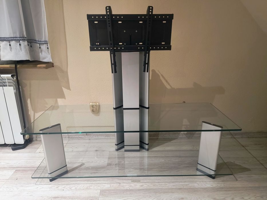 Szklany stolik RTV z uchwytem na telewizor