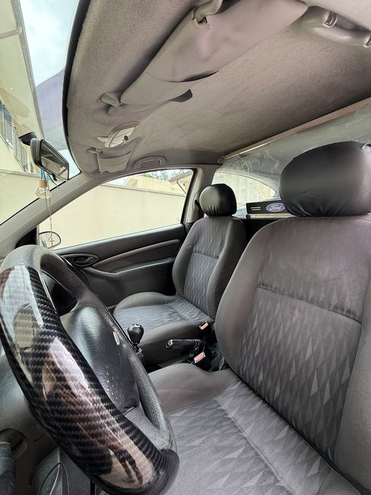 Vendo ford focus 1.8 (negociável)