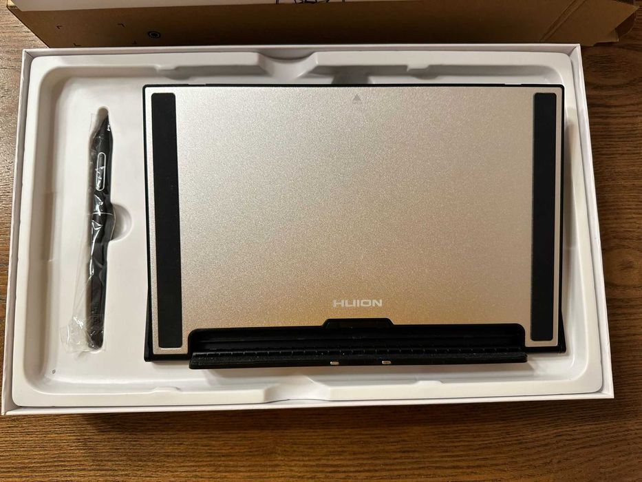 Mesa Digitalizadora HUION Kamvas 13