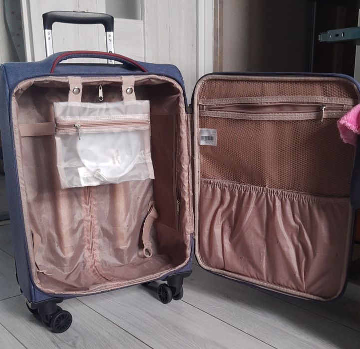 Walizka GBR Premium Globtroter 50cm. granatowa.