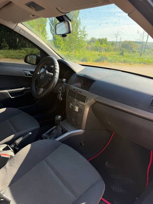 Opel astra h 2006 рік 1.6 бензин