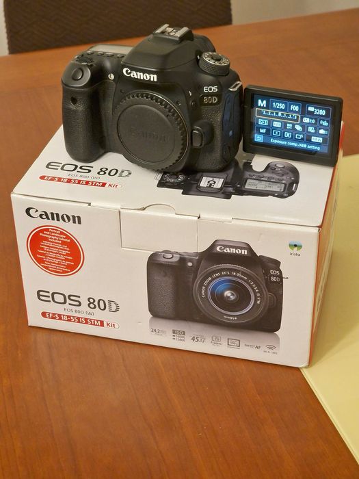 Máquina Fotográfica Canon 80D