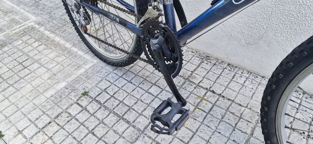 Bicicleta BTT 24” Azul – Suspensão e Mudanças Funcionais