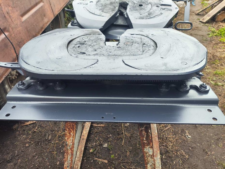 Сідла на тягачі.