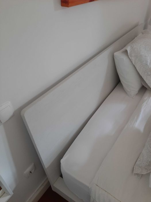 Cama de casal com estrado Interforma.