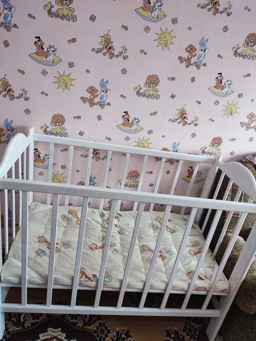 Дитяче ліжечко  з матрасом