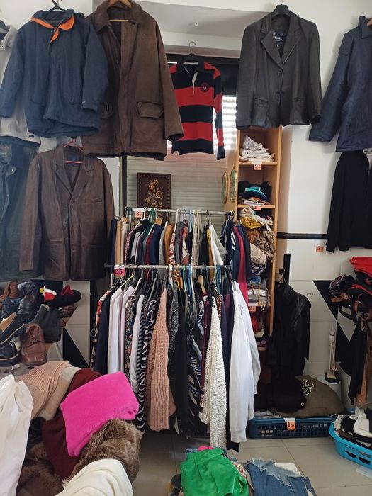 Roupa sapatos louça 2 mão